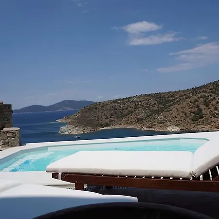 Private Pool Seaside Karnagio Karystos (Evia)